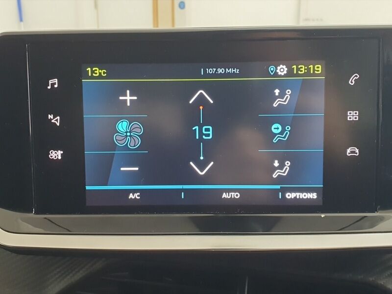 More views of Peugeot 2008