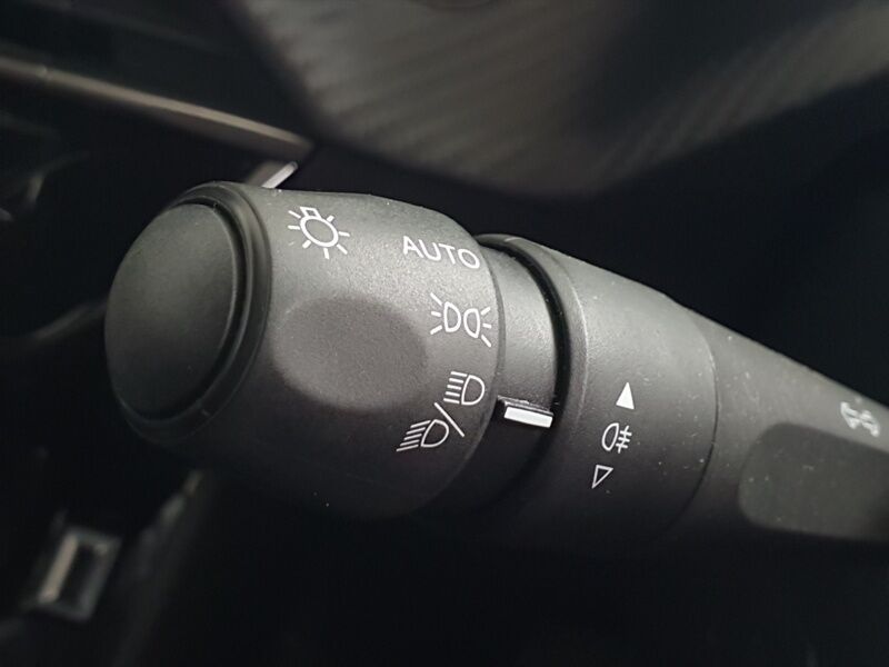 More views of Peugeot 2008