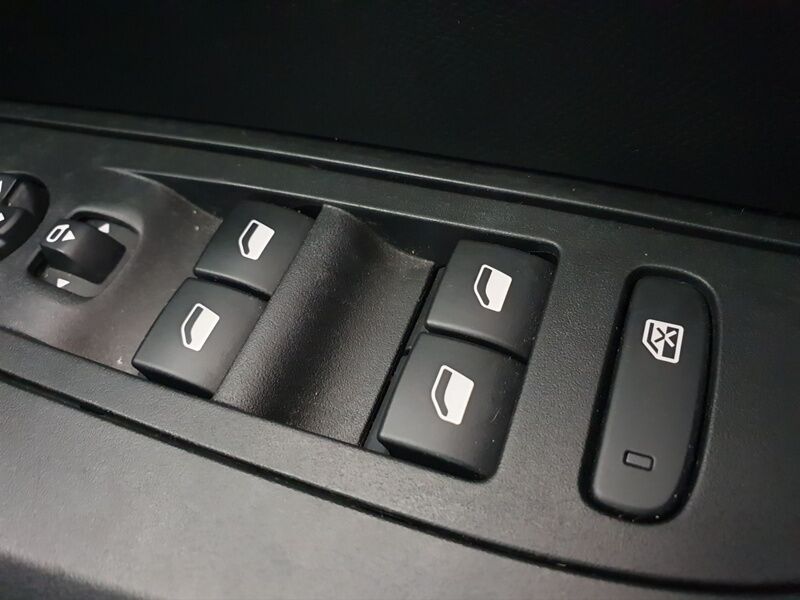 More views of Peugeot 2008