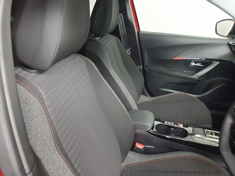 More views of Peugeot 2008