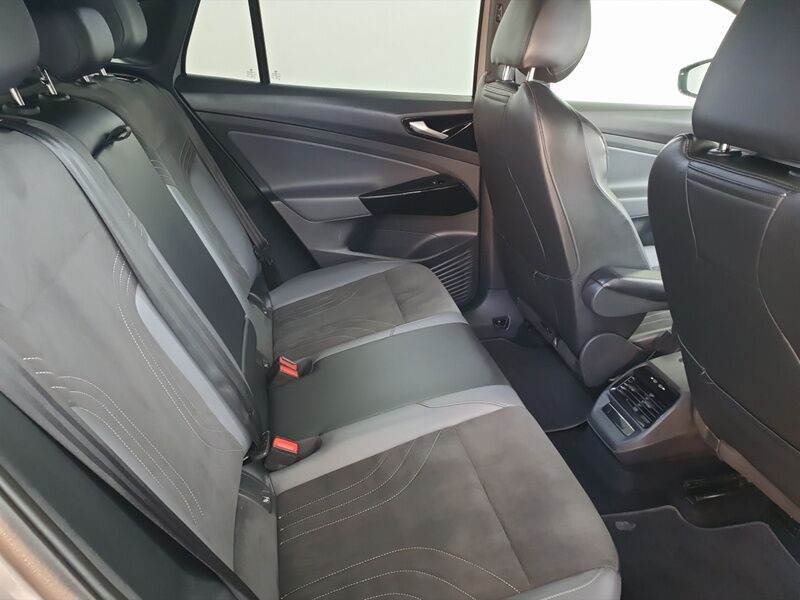 More views of Volkswagen ID.5