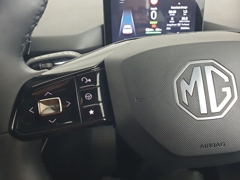 More views of MG MG4