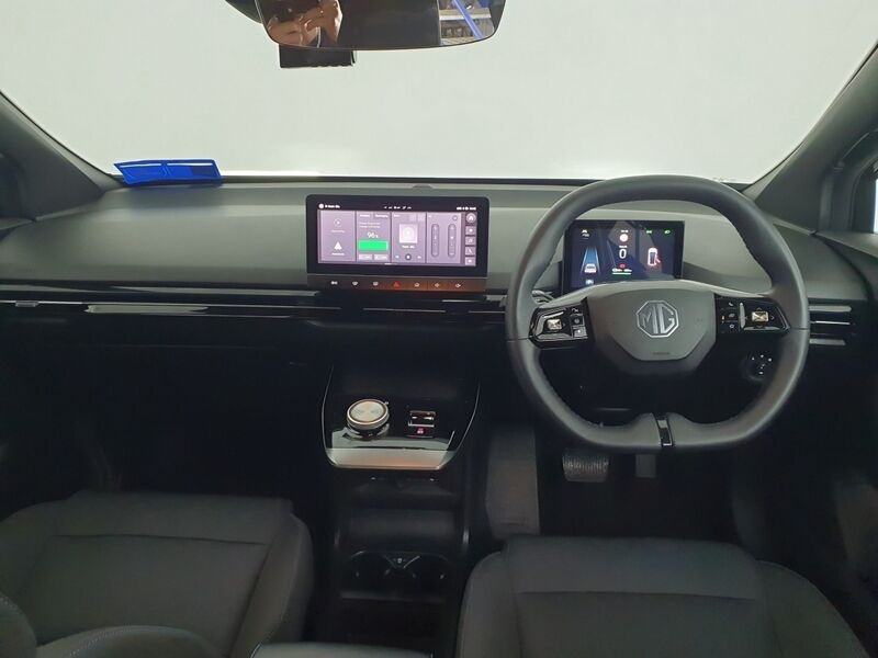 More views of MG MG4