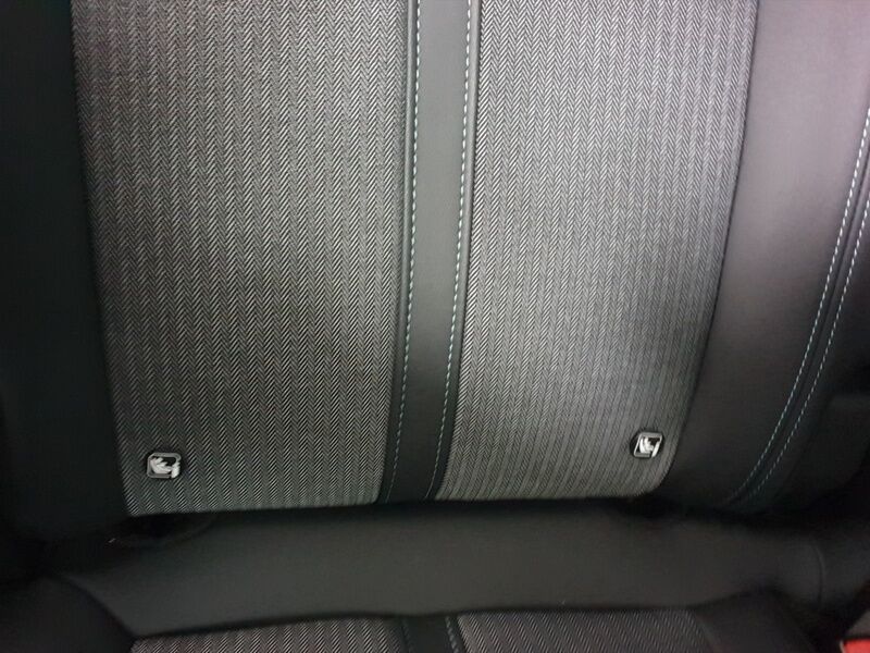 More views of Peugeot 3008