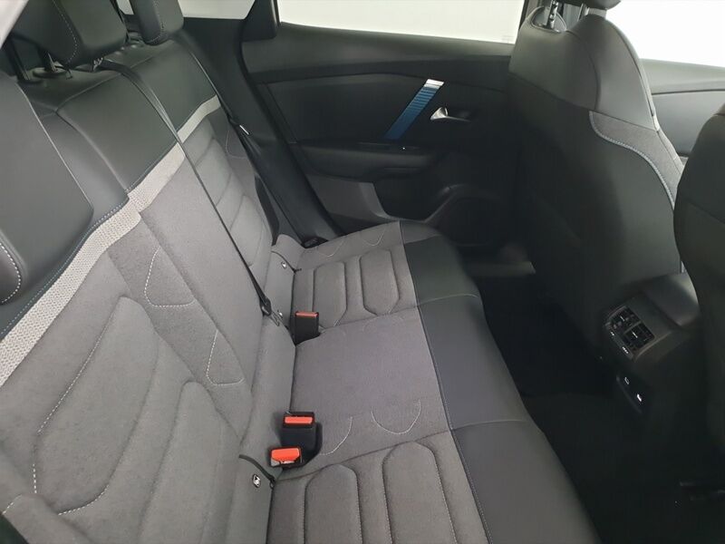 More views of Citroen e-C4 X