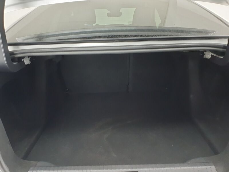 More views of Citroen e-C4 X