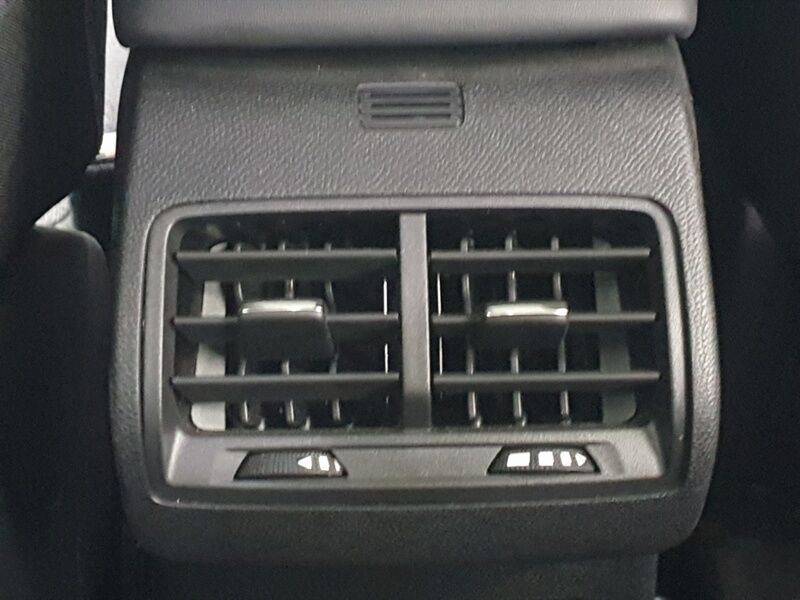 More views of Citroen e-C4 X