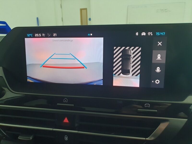 More views of Citroen e-C4 X