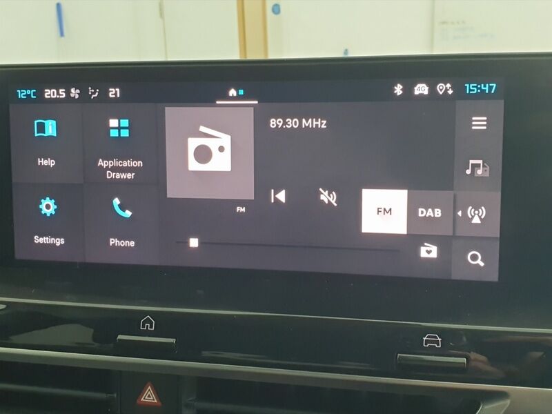 More views of Citroen e-C4 X