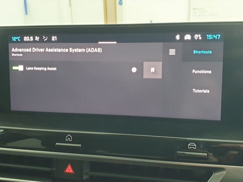 More views of Citroen e-C4 X