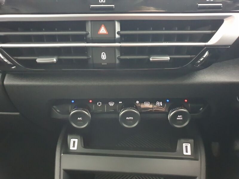 More views of Citroen e-C4 X