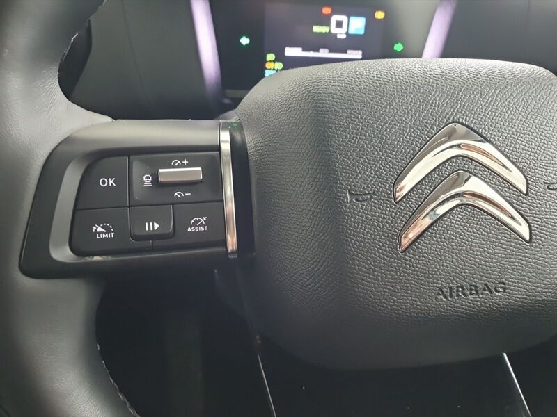 More views of Citroen e-C4 X