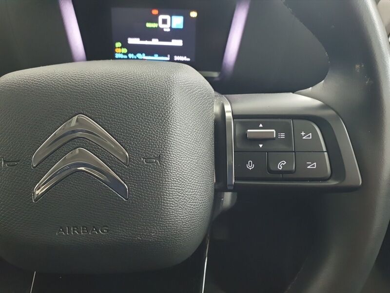 More views of Citroen e-C4 X