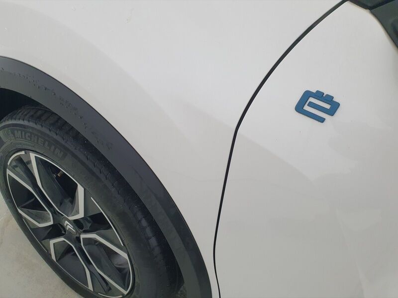 More views of Citroen e-C4 X