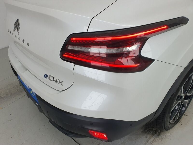 More views of Citroen e-C4 X