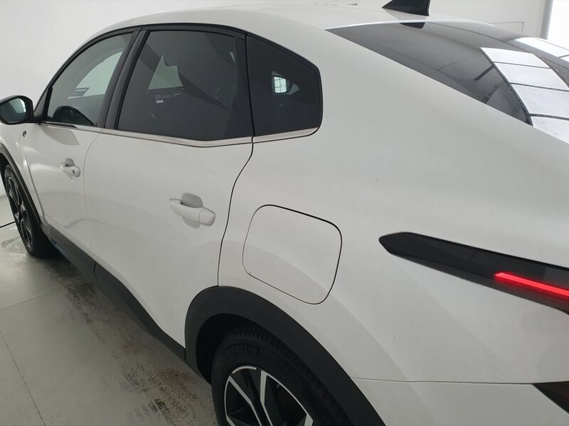 More views of Citroen e-C4 X