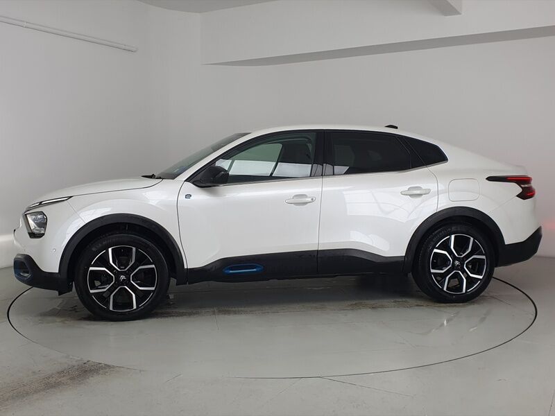 More views of Citroen e-C4 X