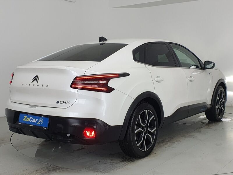 More views of Citroen e-C4 X