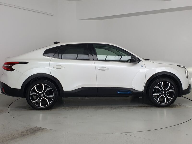 More views of Citroen e-C4 X