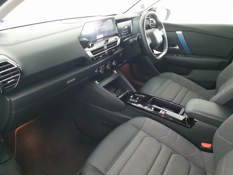 More views of Citroen e-C4 X