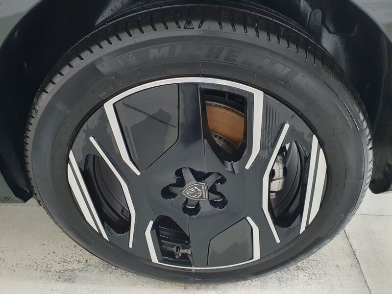 More views of Peugeot 3008