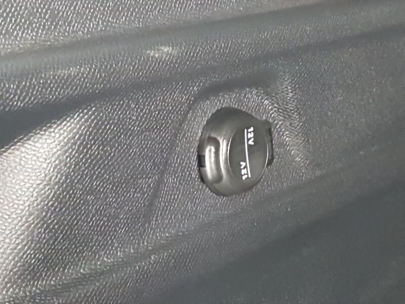 More views of Peugeot 3008