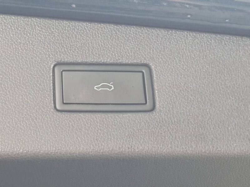 More views of Volkswagen Tiguan