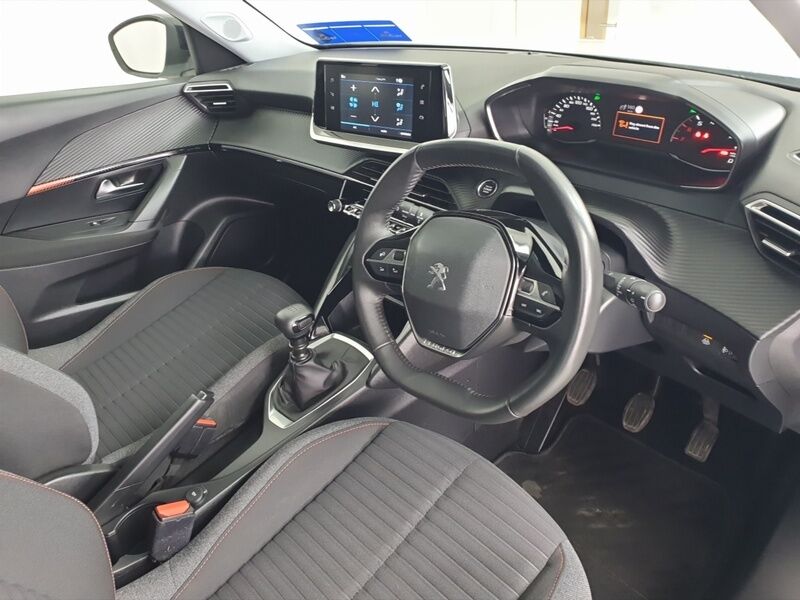 More views of Peugeot 2008