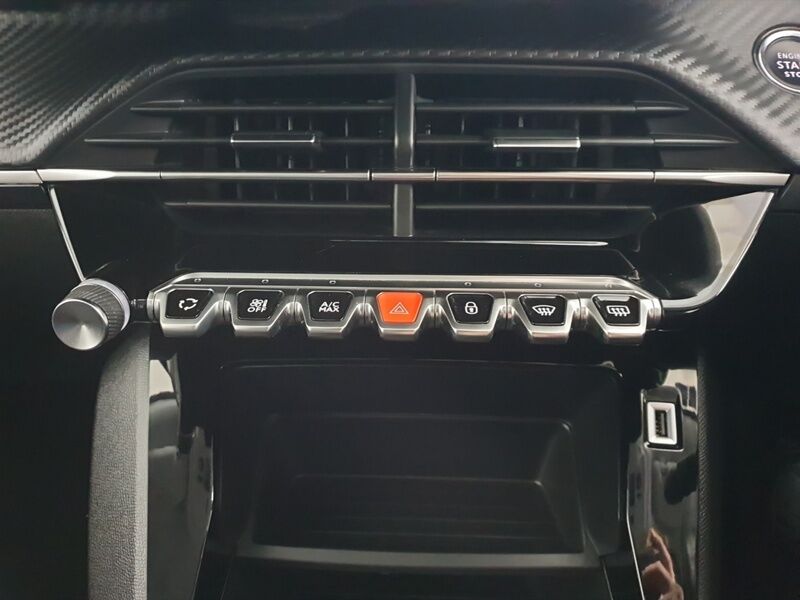 More views of Peugeot 2008