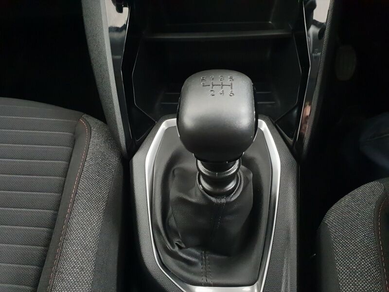 More views of Peugeot 2008