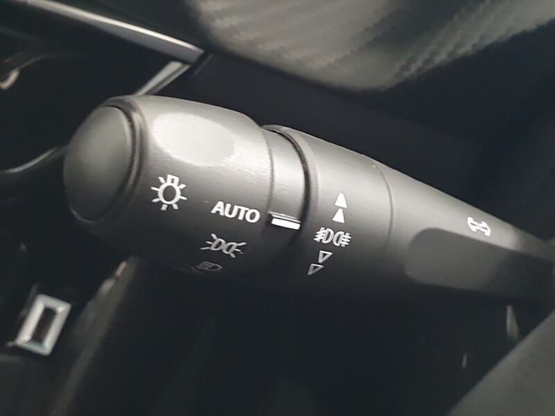 More views of Peugeot 2008