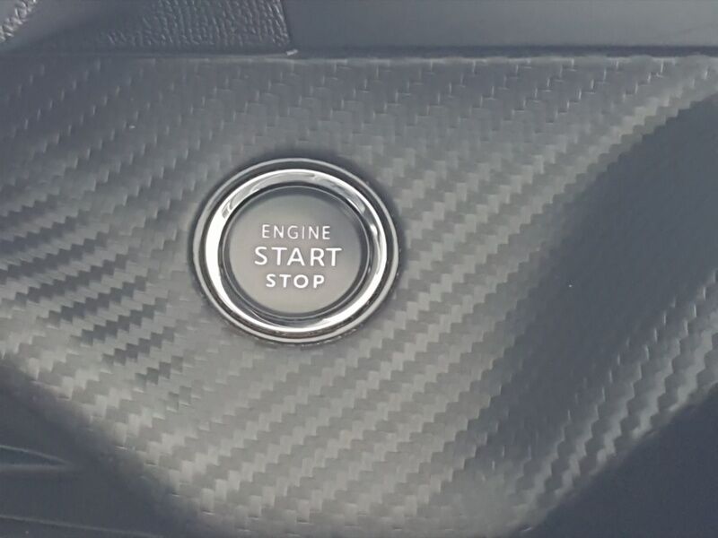 More views of Peugeot 2008