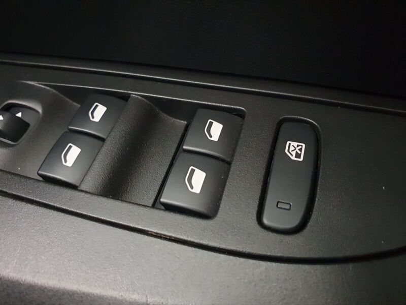 More views of Peugeot 2008