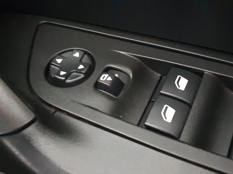 More views of Peugeot 2008