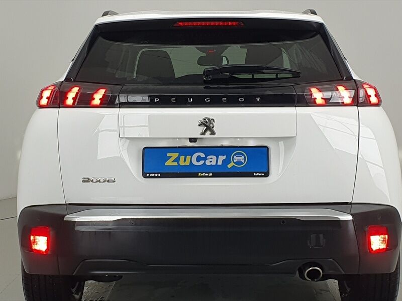 More views of Peugeot 2008