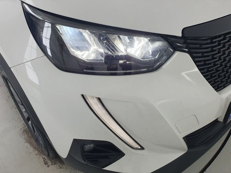 More views of Peugeot 2008