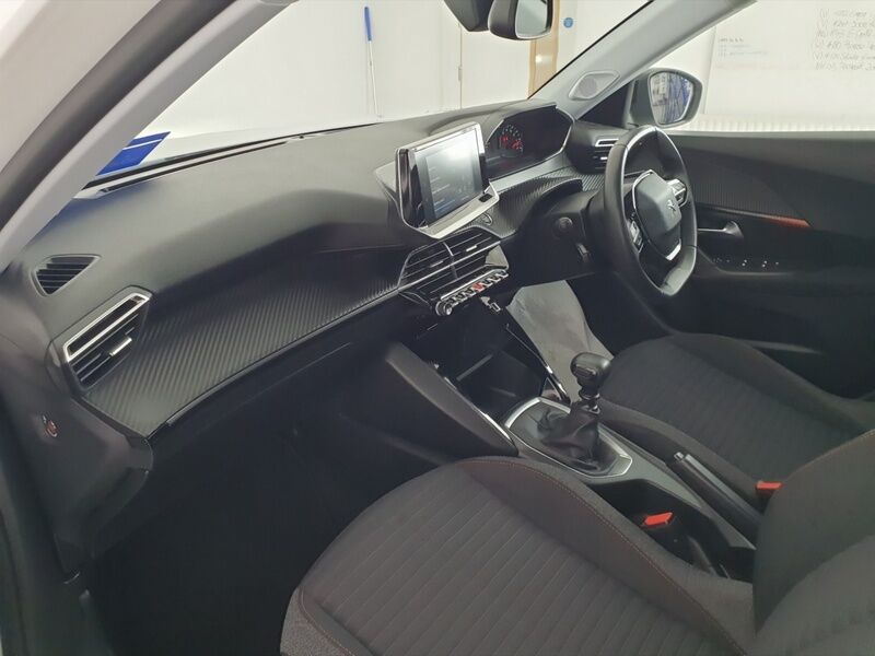 More views of Peugeot 2008