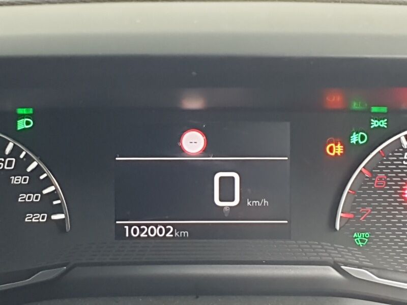 More views of Peugeot 2008