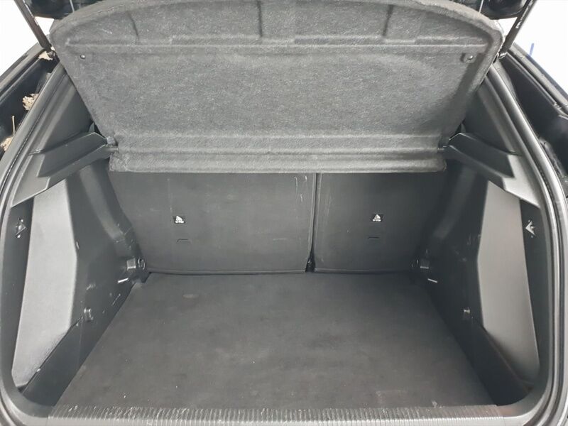 More views of Peugeot 2008