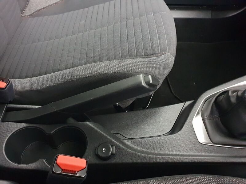 More views of Peugeot 2008