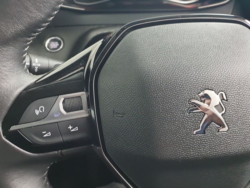 More views of Peugeot 2008