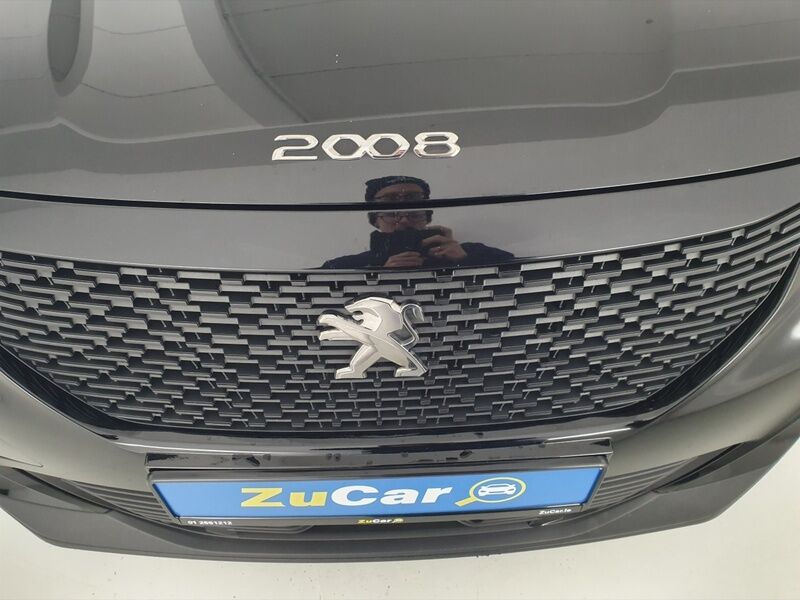 More views of Peugeot 2008