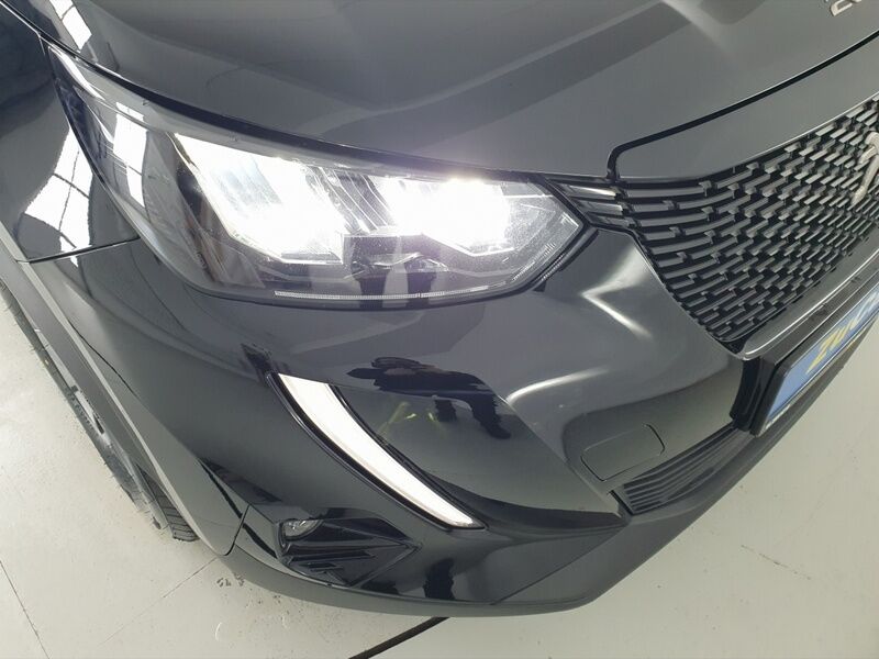 More views of Peugeot 2008