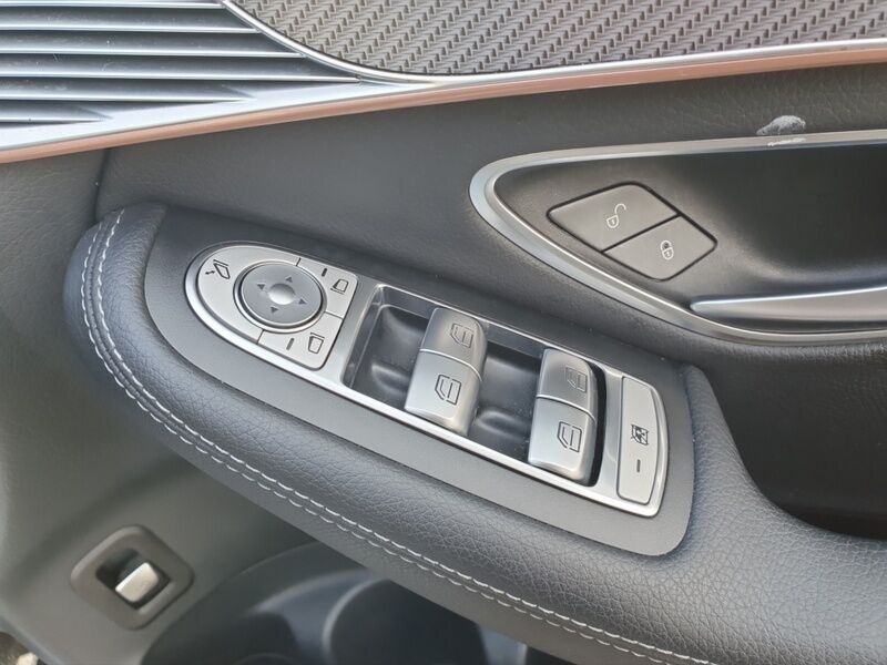 More views of Mercedes-Benz EQC