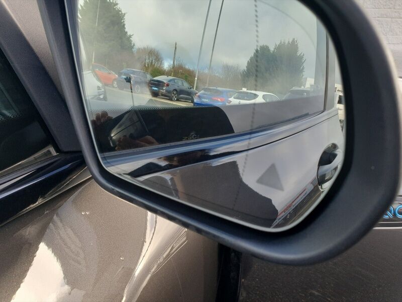 More views of Mercedes-Benz EQC