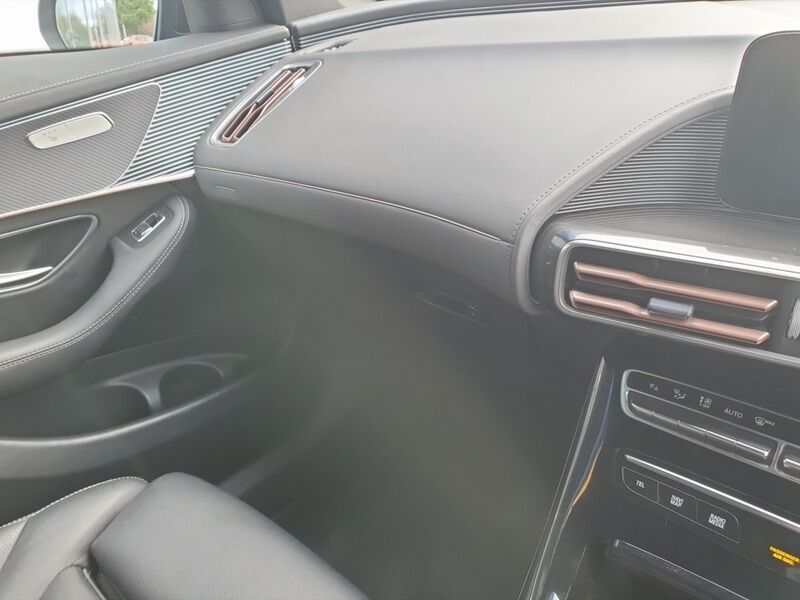 More views of Mercedes-Benz EQC