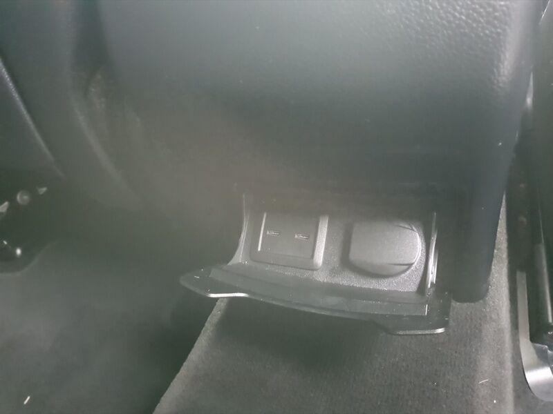 More views of Mercedes-Benz EQC