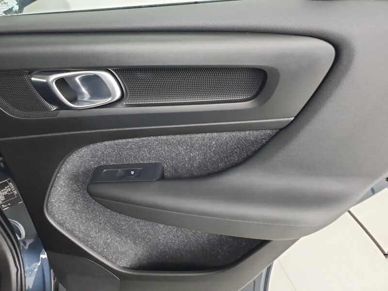 More views of Volvo XC40