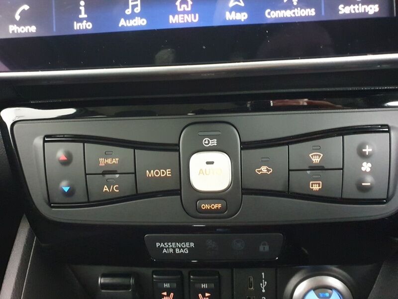 More views of Nissan Leaf