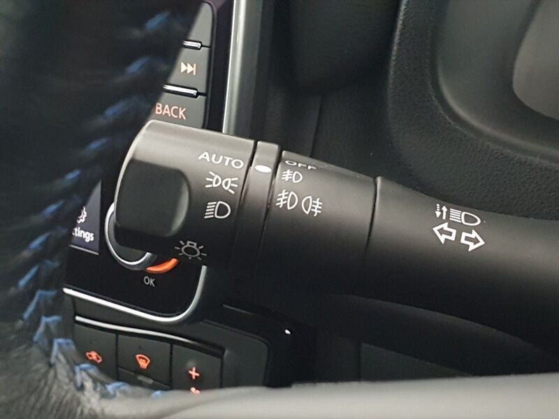 More views of Nissan Leaf